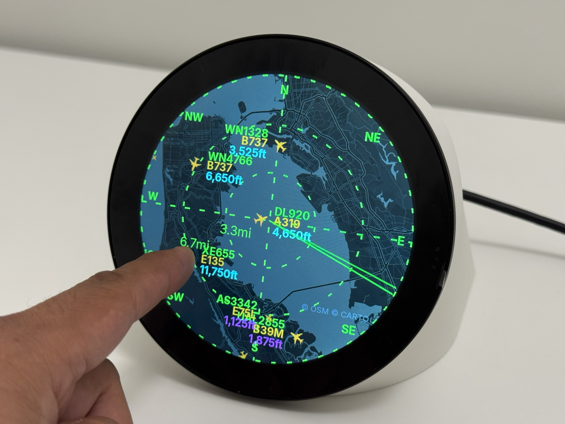 FlightScnrPi - large ADS-B traffic sweeping radar - 1