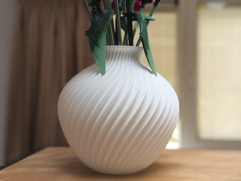 Large Vase 03 | With Brick Flower Holder