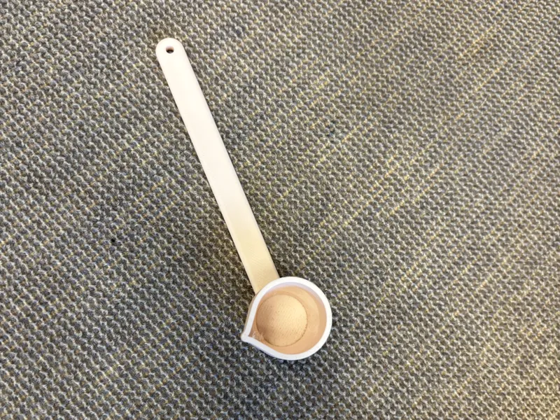 Side pour scoop