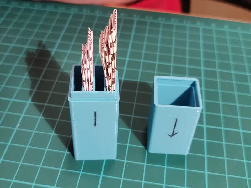 Scalpel blade case (20 blades)