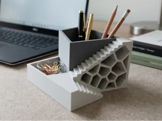 Parametric Voronoi pen pot