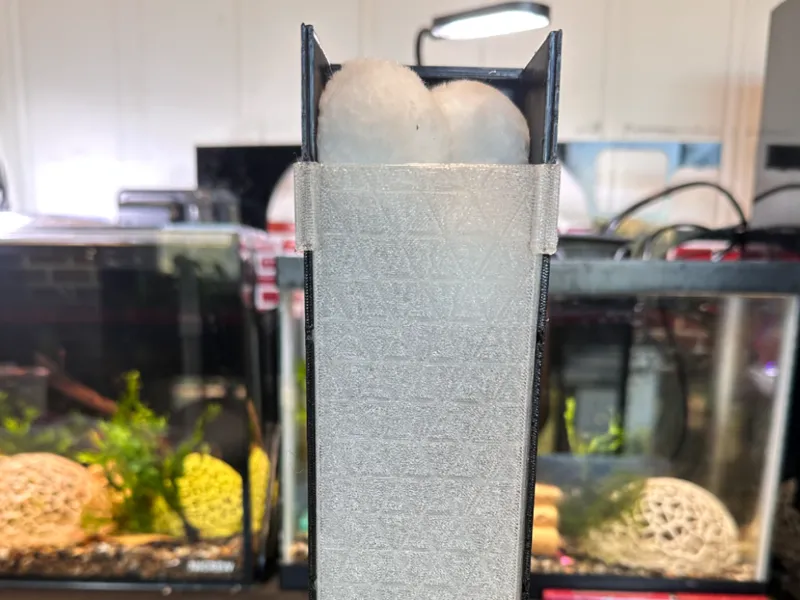 Media basket for Innovative Marine Desktop tanks