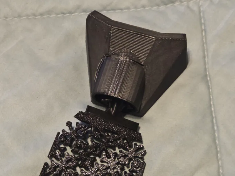 Reversible Flexible Tie