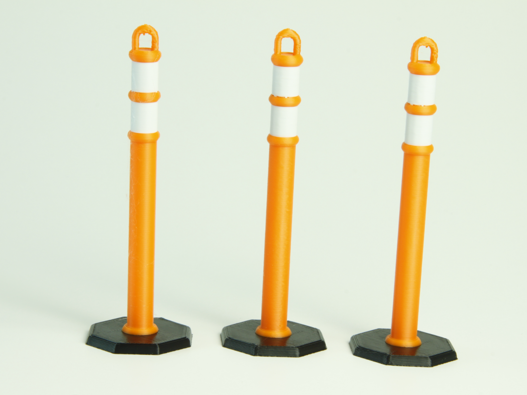 Scale Traffic Deliniator