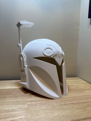 Pieza para disfraz o exhibición: Bo-Katan Kryze Mandalorian Helmet — vista de referencia 4