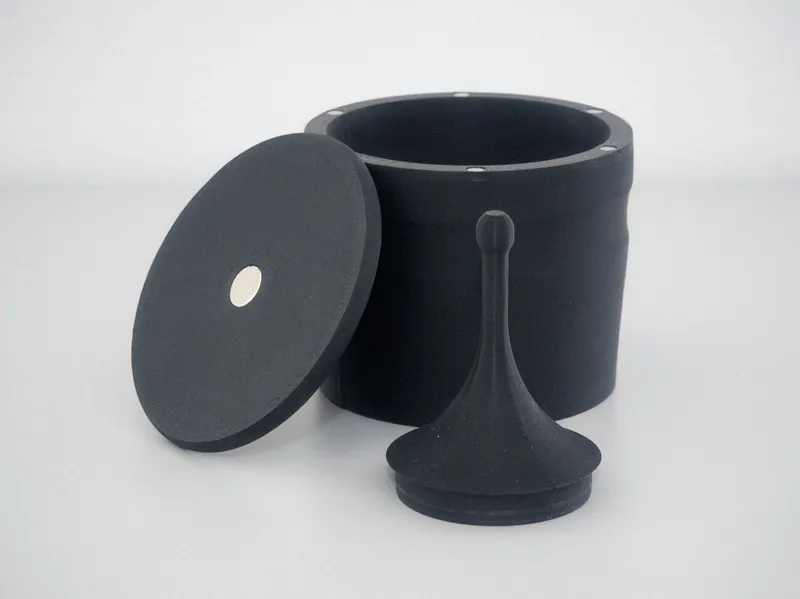 Magnetic Ground Shaker & Dosing Cup – Customizable