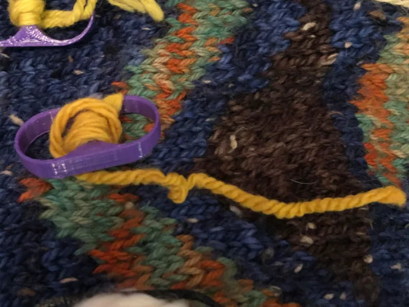 Yarn Bobbin for small colour changes