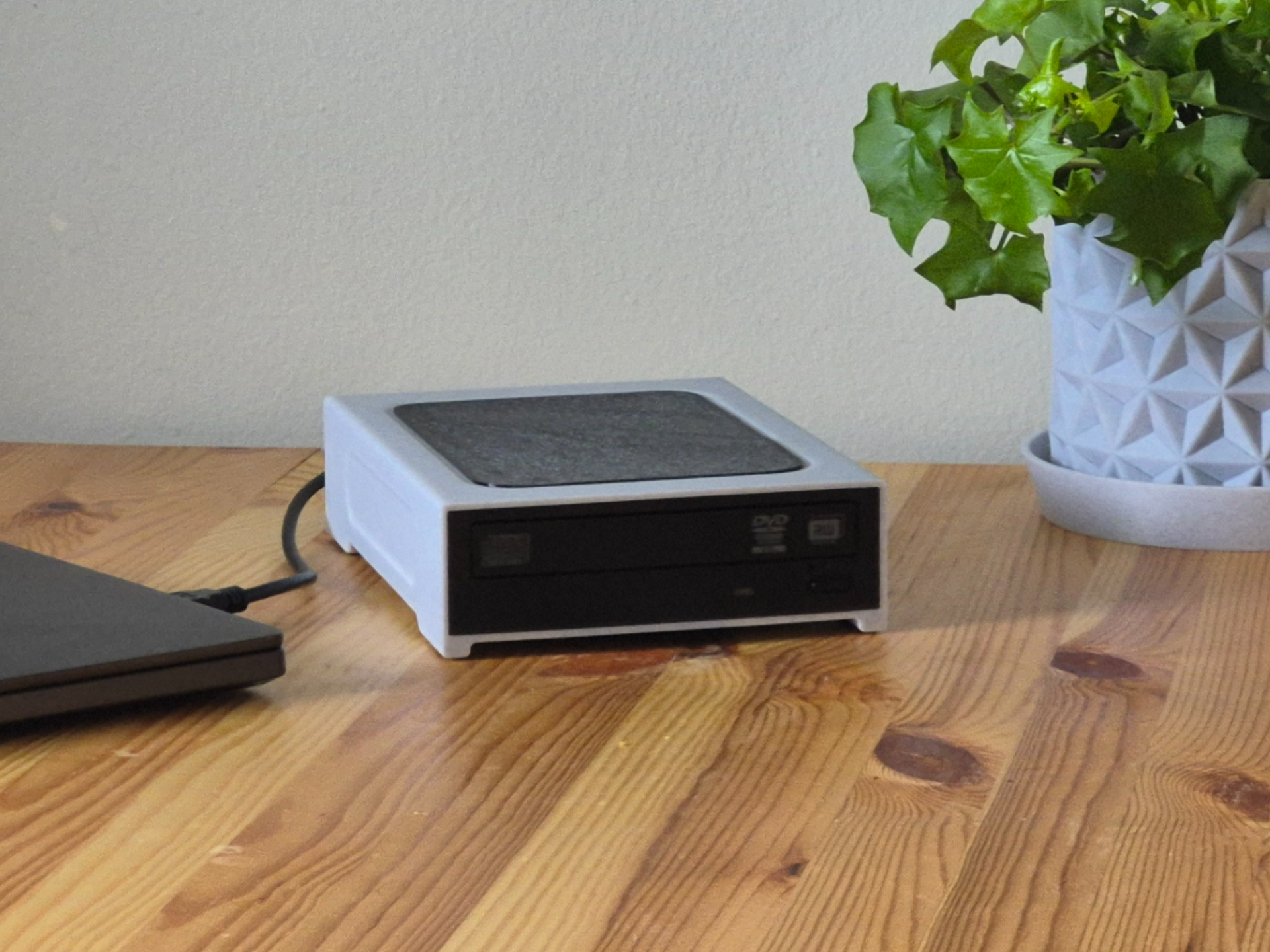 5.25 Optical Drive Desktop Enclosure (DVD/Blu-Ray)
