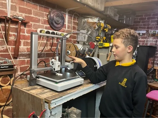 https://makerworld.bblmw.com/makerworld/user/2702925359/collection/6faf1dc0-a2f5-11f0-86e7-6d178948aef6.jpg