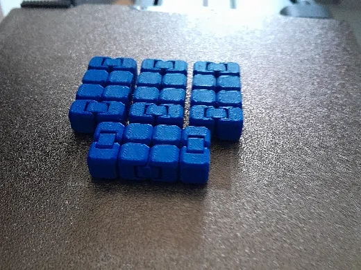 https://makerworld.bblmw.com/makerworld/user/549627871/collection/809c4ce0-f786-11ef-84f2-a9c57f9060bc.jpg